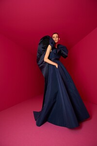 00026-ALEXIS-MABILLE-COUTURE-FALL-20.thumb.jpg.8dbe5f6694908f575bc96bed9bd740c1.jpg
