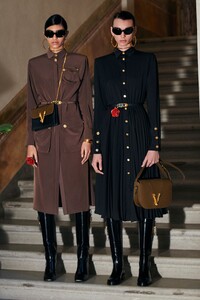 00026-Versace-Pre-Fall-2020.thumb.jpg.5d3eac298aeb4e81258e37d936f68e0c.jpg