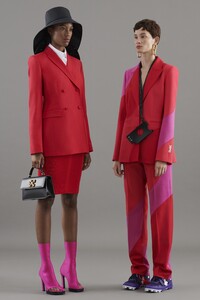 00029-OFF-WHITE-RESORT-21.thumb.jpg.f0bedaa7807e1e11ef23ffc256d9d7ba.jpg