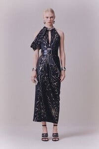 00031-ALEXANDER-MCQUEEN-PRE-FALL-20.thumb.jpg.2690a4d3242416aaf3fffa3567575d6b.jpg