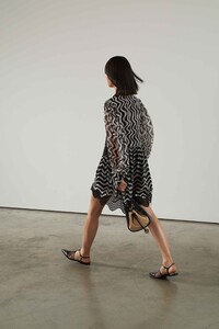 00032-Stella-McCartney-Pre-Fall-2020.thumb.jpg.ec4ef68499959a0c94e93a999991106b.jpg