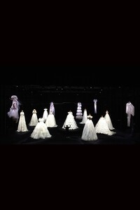 00033-Valentino-Couture-Collection-Fall-2020.thumb.jpg.ced0e3e89c6c35c2d623f8a88d555747.jpg