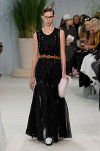 00034-Loewe-SS20-Ready-To-Wear.thumb.jpg.d8bb034bcbca49f6ff7c3953bea9e436.jpg