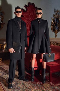 00036-Versace-Pre-Fall-2020.thumb.jpg.d7c4964171a1f76dd63468c942f23964.jpg