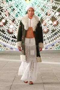 00039-Dior-Resort-Spring-2021.thumb.jpg.00316ba0da0c99c319067a1776edc48b.jpg