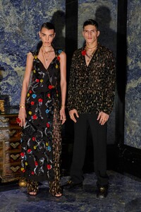 00041-Versace-Pre-Fall-2020.thumb.jpg.bb9a7e361e5be9af3c799ed3be208070.jpg