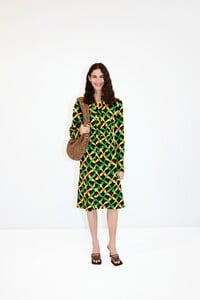 00045-BOTTEGA-VENETA-RESORT-21.thumb.jpg.c8bf7bb955778f99d3db2d28fd53f97e.jpg