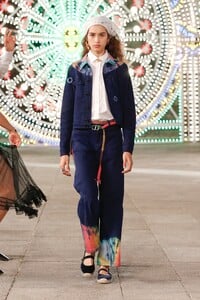 00048-Dior-Resort-Spring-2021.thumb.jpg.43ccaf6109b3fe08e7c626ea4cb14d14.jpg
