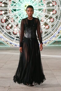 00071-Dior-Resort-Spring-2021.thumb.jpg.801f35bbddf2ff6c6b4e084386a0bcc0.jpg