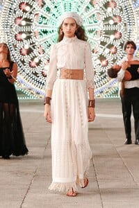 00080-Dior-Resort-Spring-2021.thumb.jpg.1a704a47f5a885e4ca06bf6b38734883.jpg