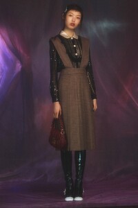 0010-MiuMiu-Automne20.thumb.jpg.3f61bccafe8653cc8ed3f17a57351644.jpg