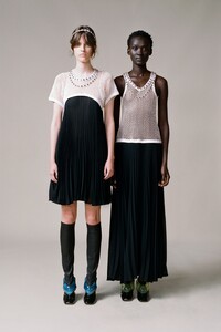 0015-Christopher-Kane-PF20-2020-PR.thumb.jpg.29cfaeff93f2869e56544e470ffe88d2.jpg