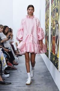 01-cecilie-bahnsen-copenhagen-ss-18.thumb.jpg.de97cb52dc543439a85c5a4c0caaca3c.jpg