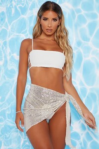 05-27-20Studio3_MA_BJ_10-52-00_64_EMMABOTTOMCOVER_Beige_0398_JK.jpg