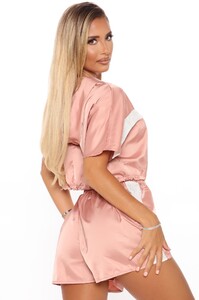 06-24-20Studio3_CE_SA_09-40-43_24_WH36535_Pink_0046_RG.jpg