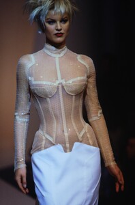 1017401927_mugler-ss-1994(1).thumb.jpg.e019693b13c02714f2bcba7ea14a1e5a.jpg