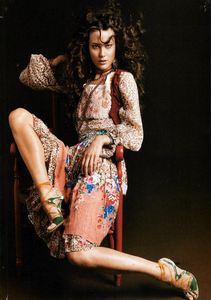 1019837867_Inez__Vinoodh_Blumarine_Spring_Summer_2005_10.thumb.png.71a9092ed1f25eb67184dd2a58539810.png