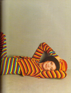 1024204032_Meisel_Vogue_Italia_April_1993_08.thumb.jpg.34cdd4617aecbb855e42eaa839e8795e.jpg