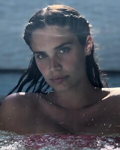 Sara Sampaio 1.jpg