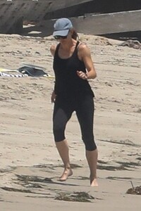      jen130720BZNimage101.jpg
