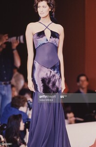 Yasmeen Ghauri walks the runway at the Guy Laroche Haute Couture 1994 News Photo - Getty Images.jpg