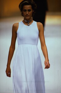 1134700494_salvatore-ferragamo-ss-1994(7).thumb.jpg.2e186beb743a3e2d70f1c2915cb0688e.jpg