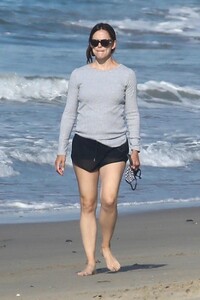      jen150720BZNimage111.jpg