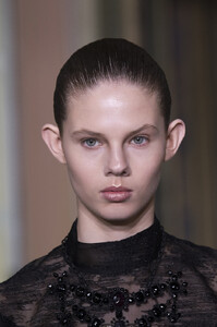 1223870824_OlivierTheyskensFall2019DetailsEcCMB5DIMrVx.thumb.jpg.a0596ee46d67e16ed1d3a16ce7be74fa.jpg