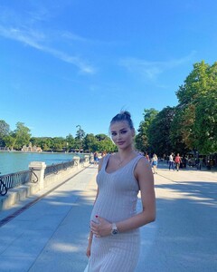 1234133892_sofijamilo15949301742354767427253145473_202116301.thumb.jpg.105141751a63c243c31ec97f99101ba4.jpg