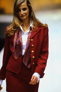 1236655704_salvatore-ferragamo-ss-1994(4).thumb.jpg.a70aa97e939b8a3ae666f8e58984ee80.jpg