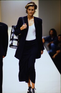 1239555984_salvatore-ferragamo-ss-1994(6).thumb.jpg.308372be00840bf22f8a80fa2b11026f.jpg