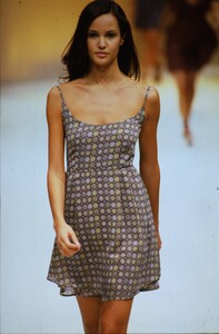 1239710703_salvatore-ferragamo-ss-1994(17).thumb.jpg.ca93b118980bd8a0f6c3fb7018bb96b8.jpg