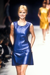 124068464_EmanuelUngaro1996WomenRTW70.thumb.jpg.83308698e3e7f4a13afdb0ecdef2277d.jpg