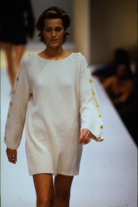 1277134899_salvatore-ferragamo-ss-1994(13).thumb.jpg.5942dcb3d1f2ffa742f254ac94fc3394.jpg