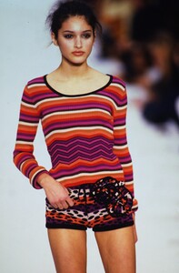 1297520931_sonia-rykiel-ss-1997(5).thumb.jpg.49bff3b0e2d331c022dd2601d3927c68.jpg