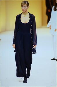 1332571102_salvatore-ferragamo-ss-1994(12).thumb.jpg.1de1a9965d2f316316af47ed14f219e6.jpg