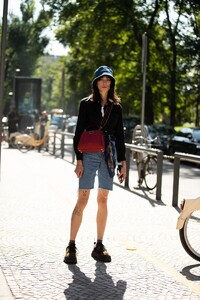 1336683-800w.thumb.jpg.7c3025e261131db99f9ae6d4401107fd.jpg