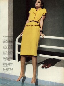 1419443200_Vogue-April1980(4-1980)USADenisPielLegs!Legs!Legs!7.thumb.jpg.d8a139c7077de9cfea5bebb4aa918055.jpg