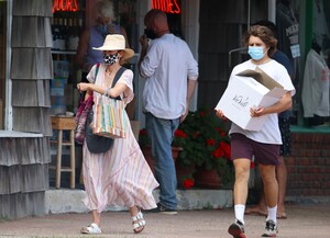        emi160720BZNimage120.jpg