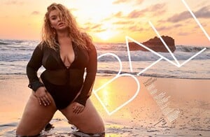 1524504864_SportsIllustratedSwimsuit2020(49)HunterMcGrady.thumb.jpg.416025ca60e7c283882957a6901fb80f.jpg