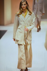 1592964299_salvatore-ferragamo-ss-1994(7).thumb.jpg.0a4df39c2d2a5e13e0b12ab43c56cda0.jpg