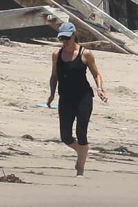      jen130720BZNimage104.jpg
