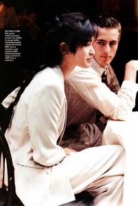 1724177348_UKELLEFebruary1989EmporiosNewClothesAldoFallai3.thumb.jpg.c8cfbd5b452f3ba9d473b508807d2650.jpg