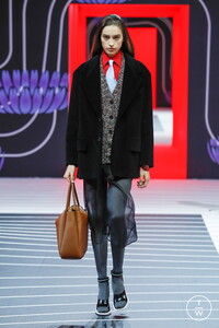 18-pradadonna-fw2020-e03ae4.thumb.jpg.4ea04876b5b19b3d2d95af43714c7e25.jpg