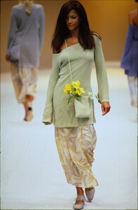 1871485181_salvatore-ferragamo-ss-1994(2).thumb.jpg.caf67dab1a5c04d230700ef31db816a8.jpg