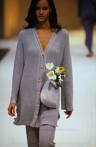 1888224557_salvatore-ferragamo-ss-1994(8).thumb.jpg.6f56f8ccc83d9cad291b7cbf99f9e22a.jpg