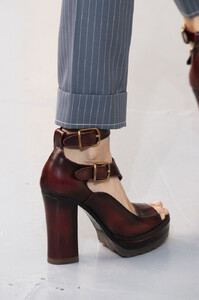 1892829286_ChloeSpring2020Details2e2dy0UBfIux.thumb.jpg.43ce89ba256eb22fecaeff344e281082.jpg