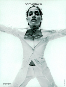 1918231294_Sorrenti_Dolce__Gabbana_Spring_Summer_1994_06.thumb.png.c2b83d23e37fbe67d0c9abeafbbf749f.png