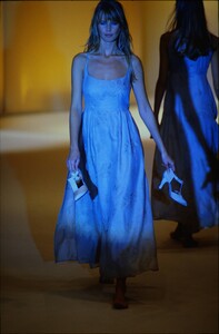 19647494_salvatore-ferragamo-ss-1994(16).thumb.jpg.45d5a638dbc1582c6fc2e74dbbfbdf15.jpg