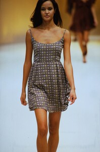 2023658601_salvatore-ferragamo-ss-1994(20).thumb.jpg.aa9cf8c3c48ce65c1beb20da6df21fac.jpg